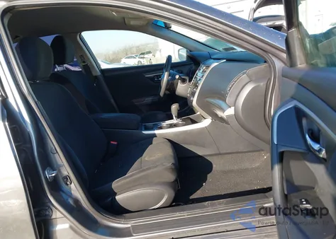 2015 Nissan Altima 2.5 S z USA, uszkodzony, nr VIN 1N4AL3AP2FC109176